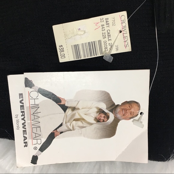 CHINAWEAR Black sweater /button closure - Picture 8 of 8